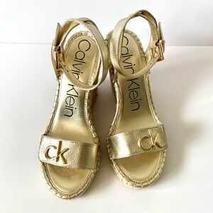 Calvin Klein gold wedge strappy sandal sz 7.5